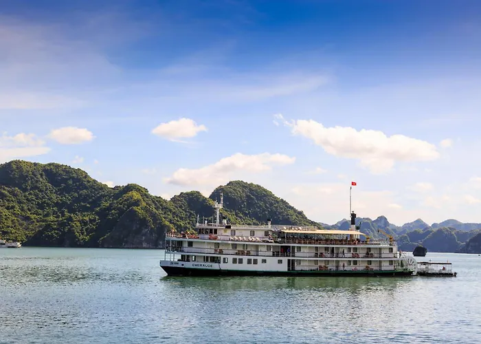 Emeraude Classic Cruises Ha Long