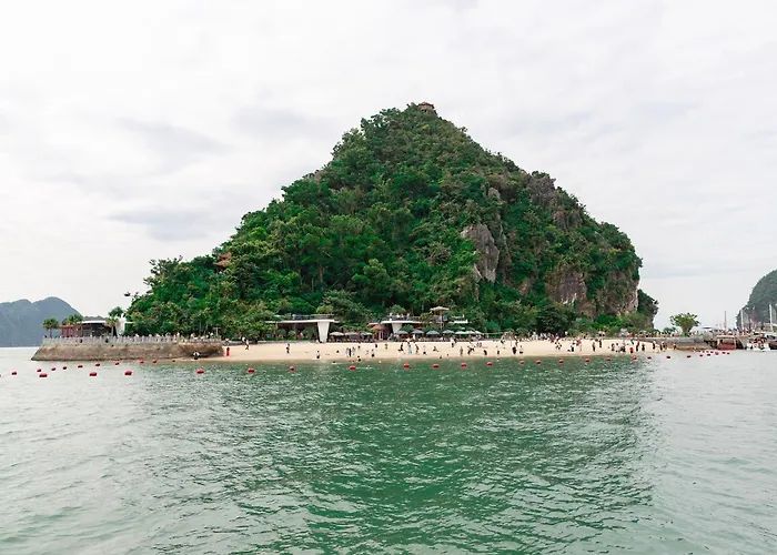 Emeraude Classic Cruises Ha Long