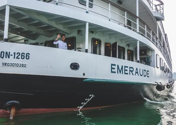  Emeraude Classic Cruises Ha Long