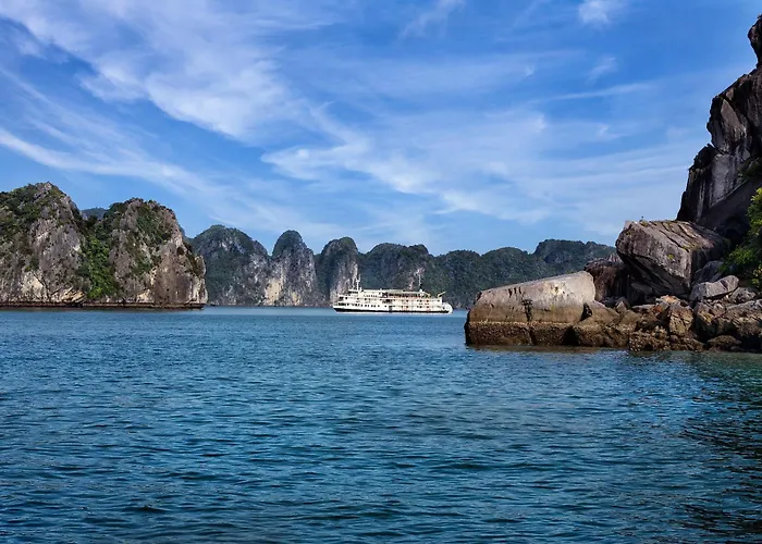 Emeraude Classic Cruises 4* Ha Long